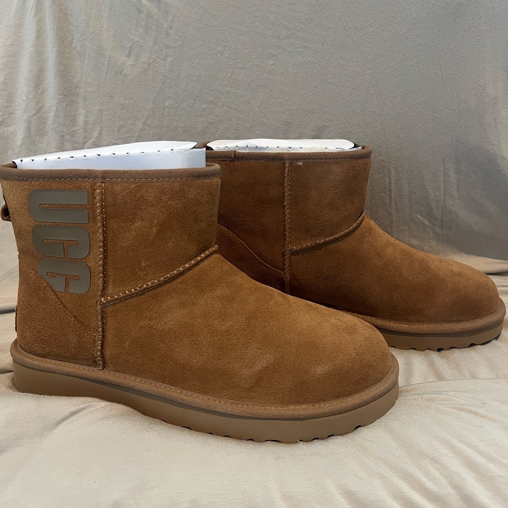 Ugg mini logo boots